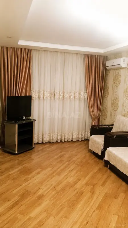 Kirayə verilir 2 otaqlı mənzil 74 m²