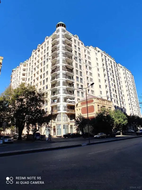 Satılır 3 otaqlı mənzil 101 m²