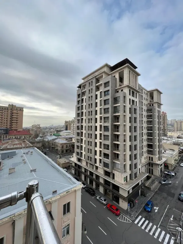Kirayə verilir 6 otaqlı ofis 250 m²