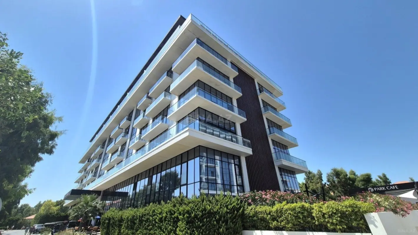 Satılır 4 otaqlı mənzil 300 m²