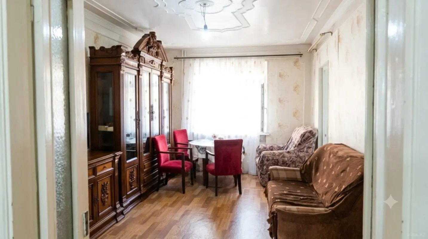 Satılır 5 otaqlı mənzil 120 m²