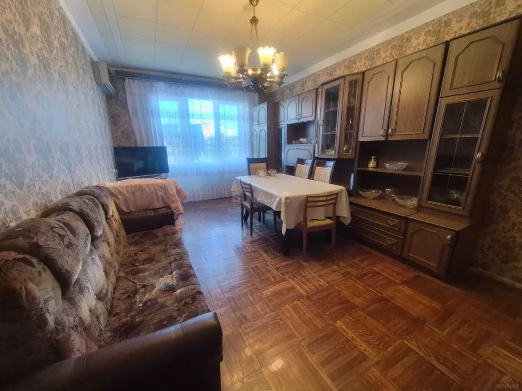 Satılır 4 otaqlı mənzil 110 m²