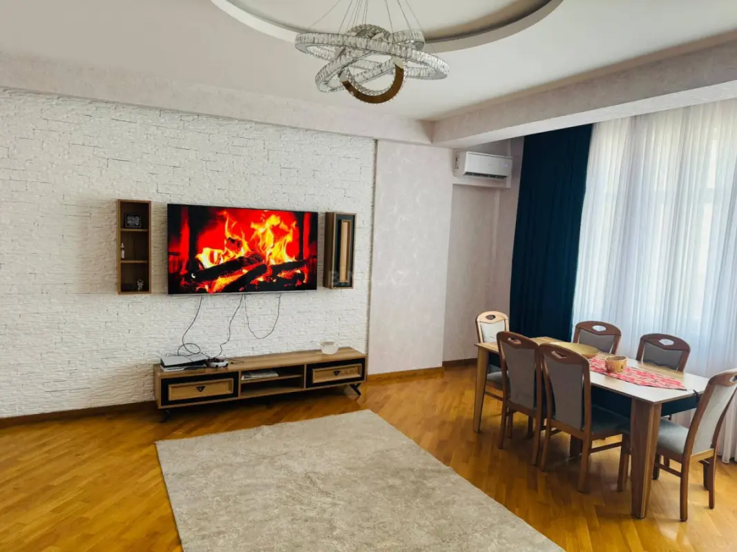 Satılır 3 otaqlı mənzil 105 m²