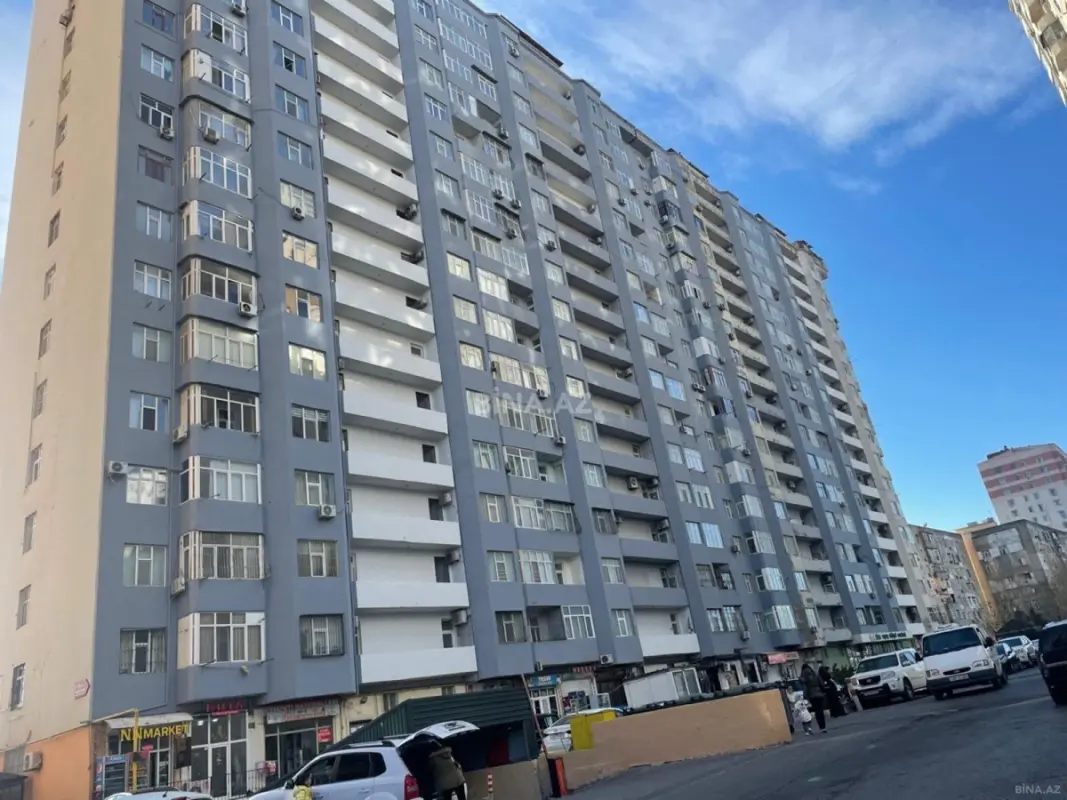 Satılır 4 otaqlı mənzil 140 m²