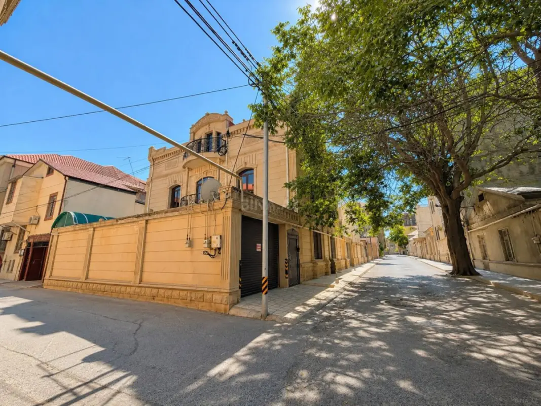 Kirayə verilir 6 otaqlı həyət evi 450 m²