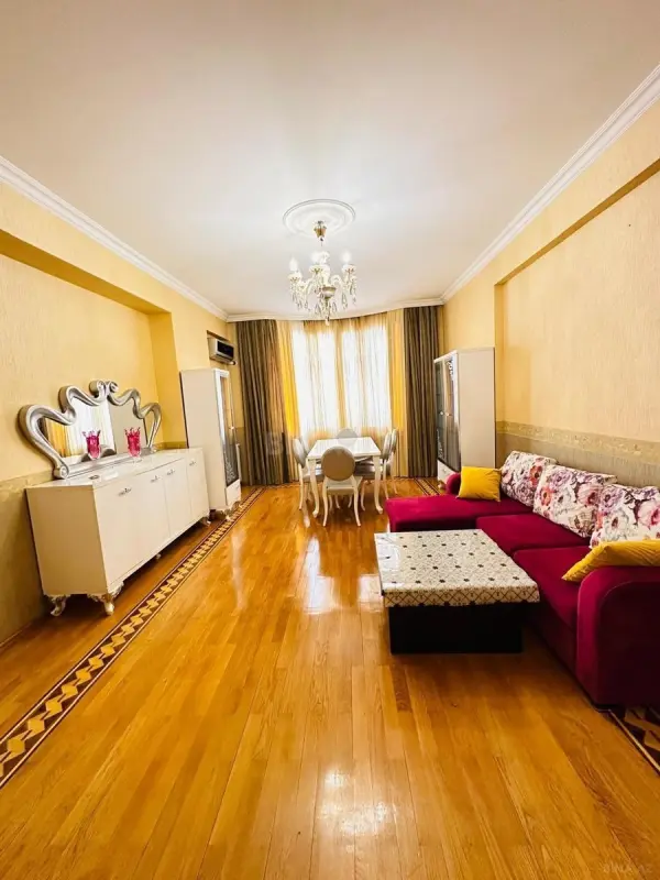 Kirayə verilir 3 otaqlı mənzil 125 m²