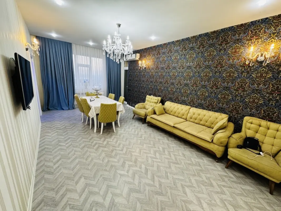 Satılır 4 otaqlı mənzil 105 m²