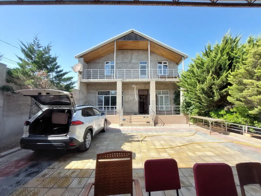 Satılır 5 otaqlı həyət evi 220 m²