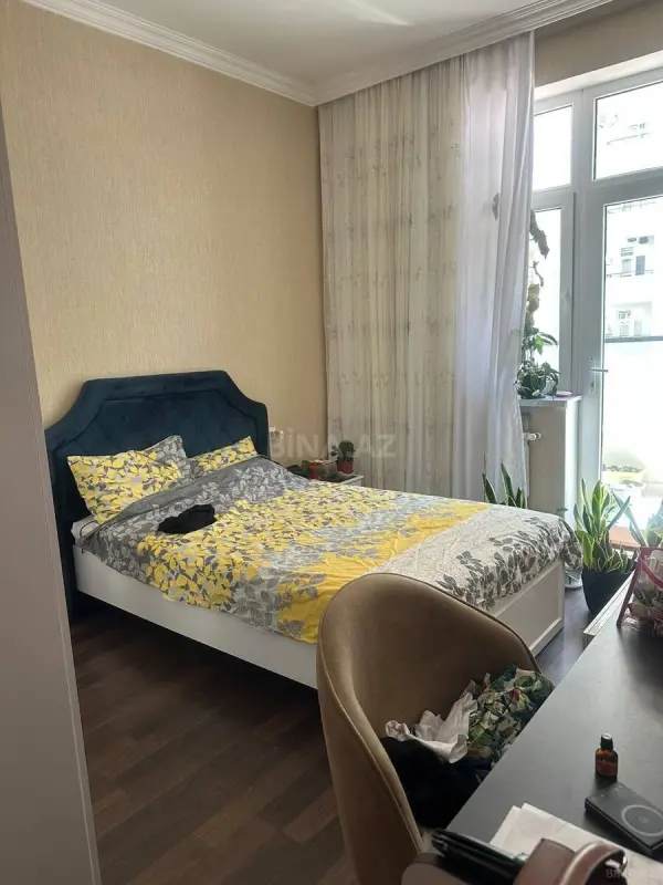 Satılır 4 otaqlı mənzil 100 m²