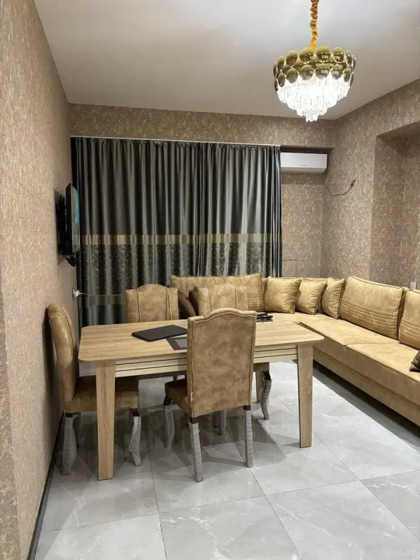 Kirayə verilir 2 otaqlı mənzil 70 m²