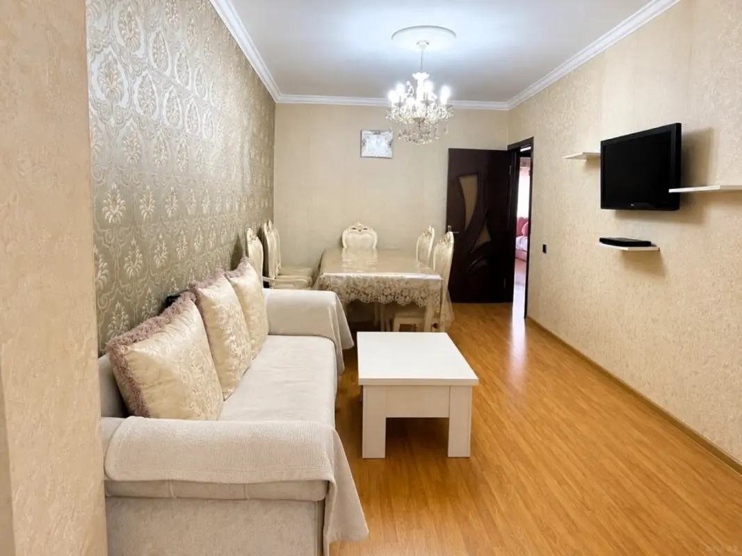 Satılır 4 otaqlı mənzil 100 m²