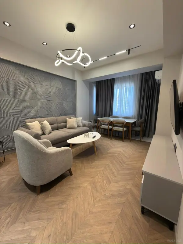 Kirayə verilir 2 otaqlı mənzil 70 m²