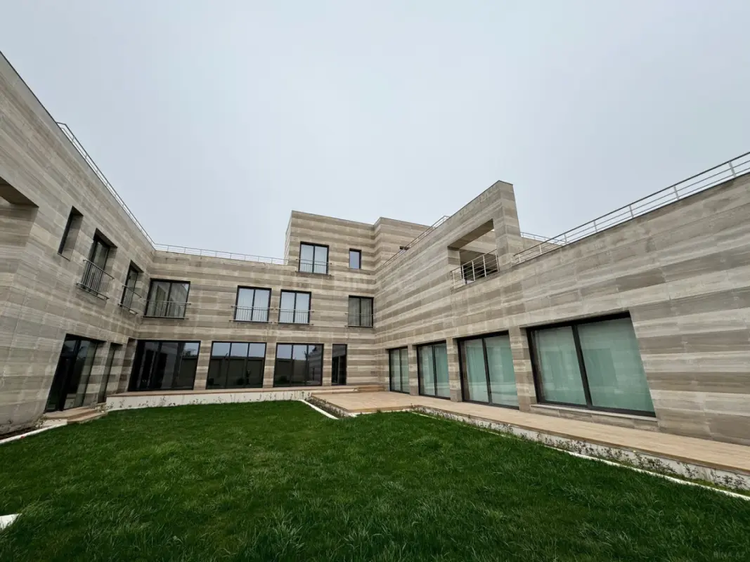 Satılır 5 otaqlı həyət evi 1240 m²