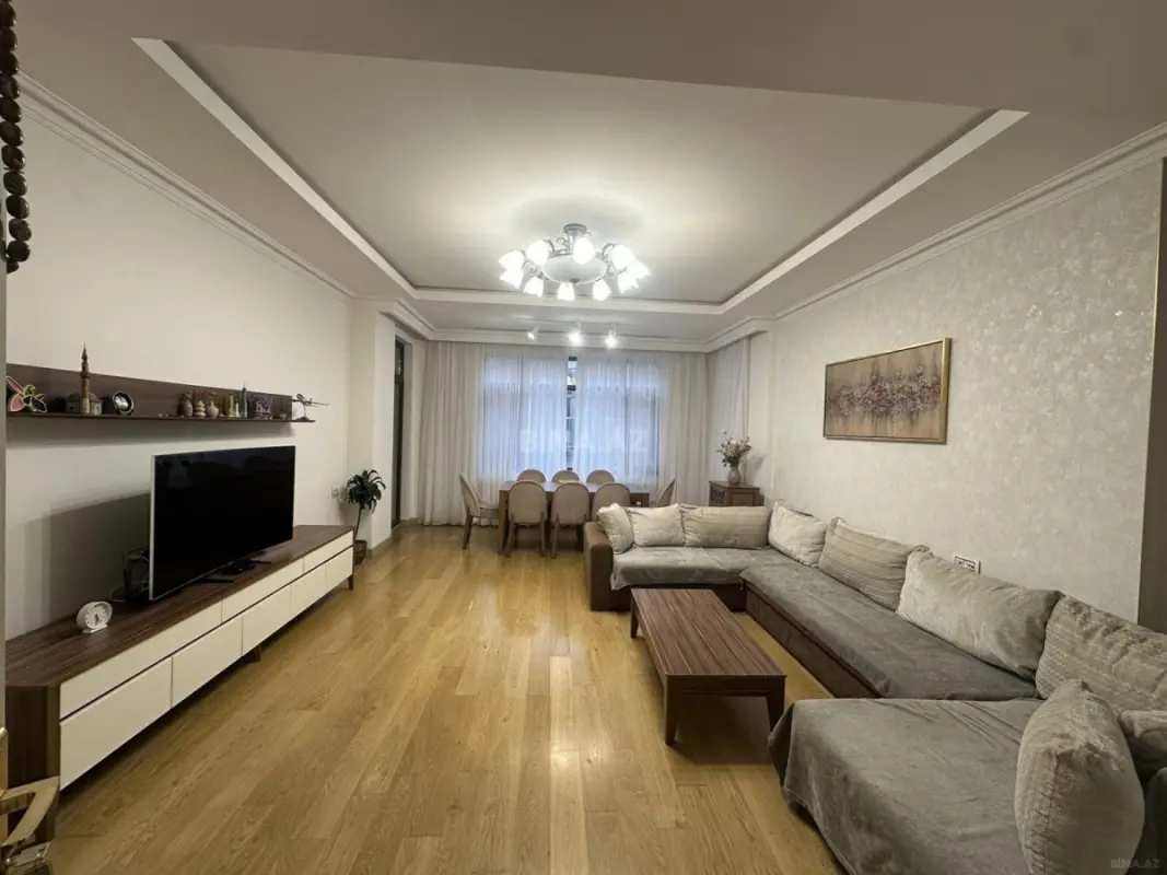 Satılır 3 otaqlı mənzil 130 m²