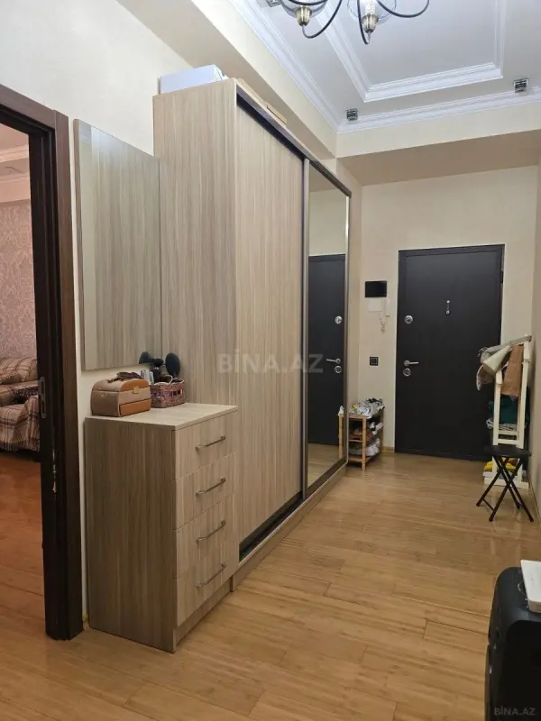 Satılır 3 otaqlı mənzil 110 m²