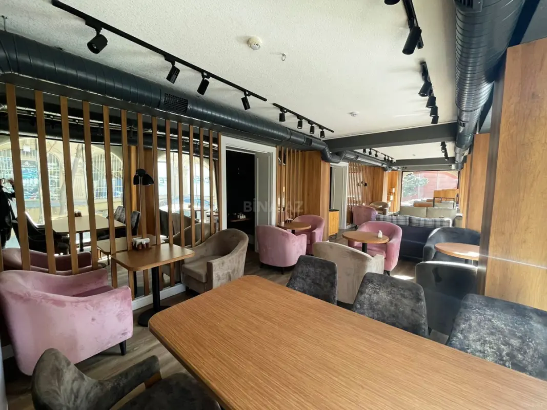 Satılır obyekt 325 m²