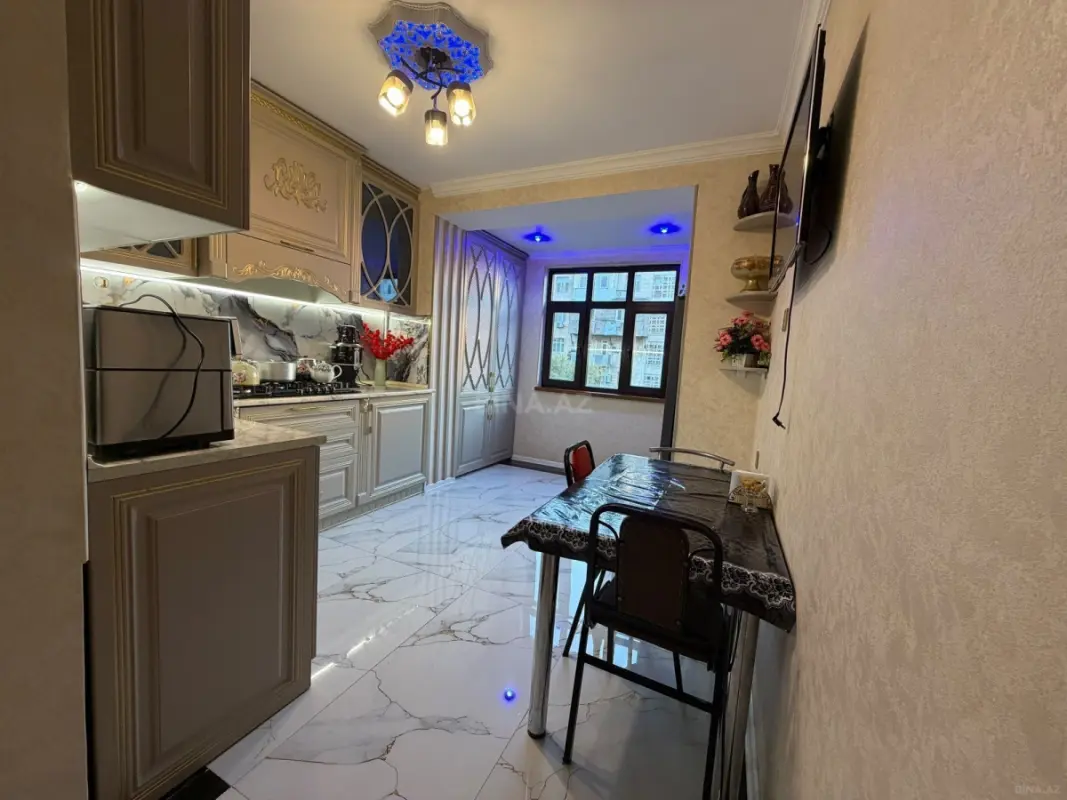 Satılır 4 otaqlı mənzil 100 m²