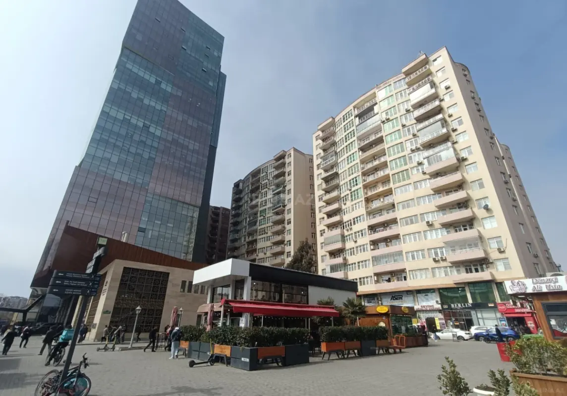 Satılır 3 otaqlı mənzil 115 m²