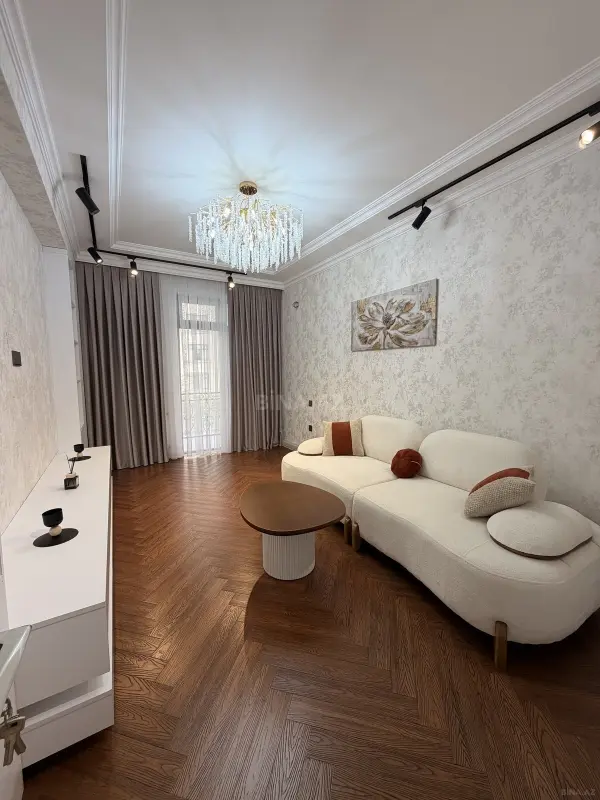 Satılır 2 otaqlı mənzil 67 m²