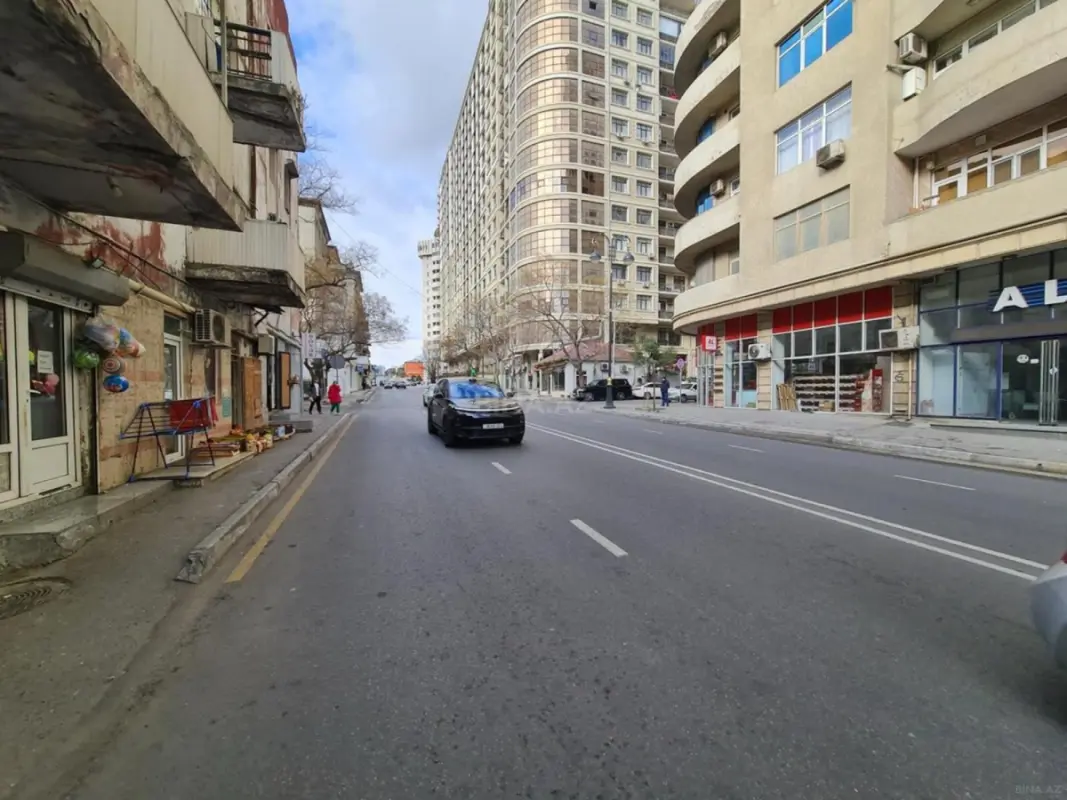 Satılır obyekt 134 m²