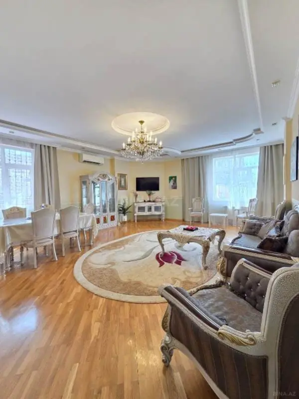 Kirayə verilir 3 otaqlı mənzil 190 m²