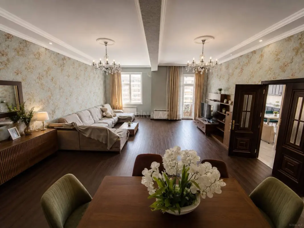 Satılır 4 otaqlı mənzil 170 m²