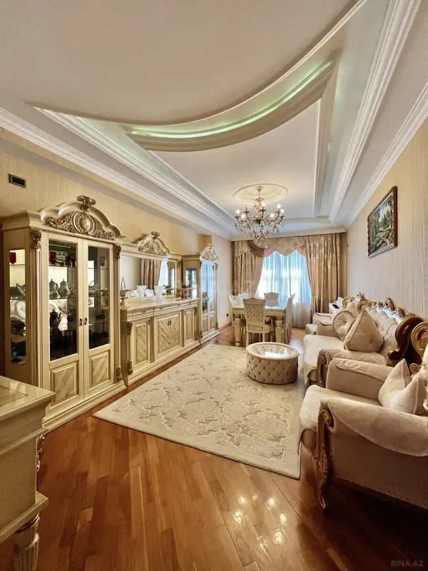 Satılır 3 otaqlı mənzil 118 m²