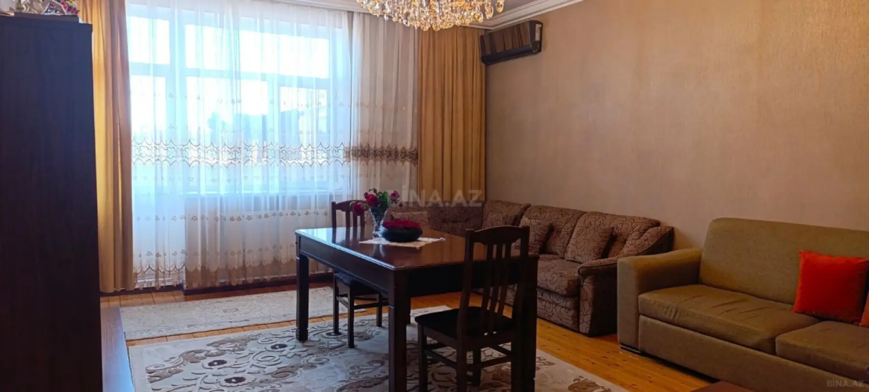 Satılır 3 otaqlı mənzil 130 m²