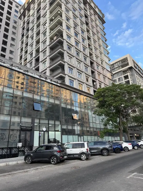 Satılır 3 otaqlı mənzil 146 m²