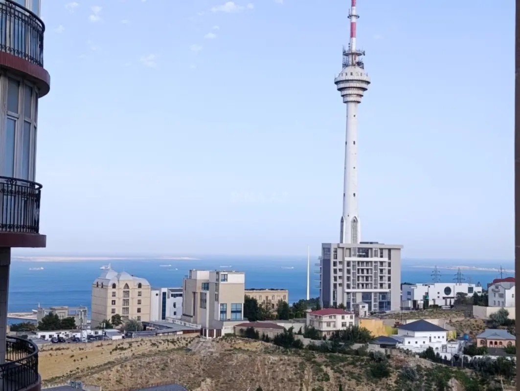 Satılır 3 otaqlı mənzil 140 m²