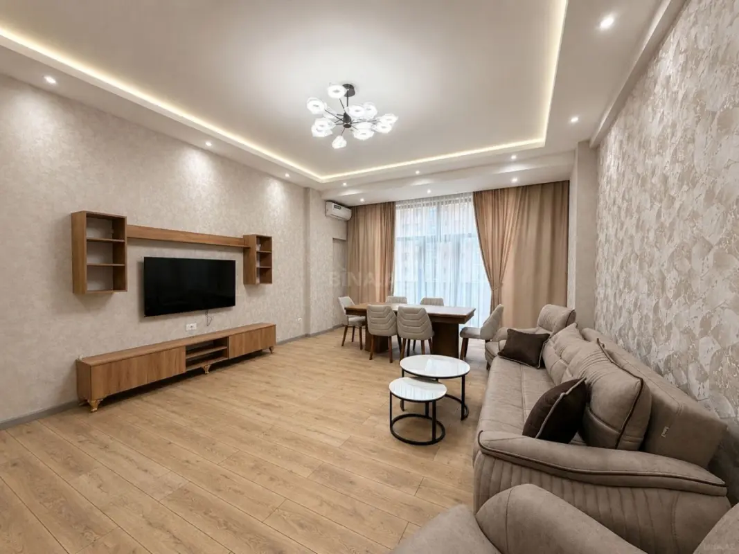 Satılır 2 otaqlı mənzil 92 m²