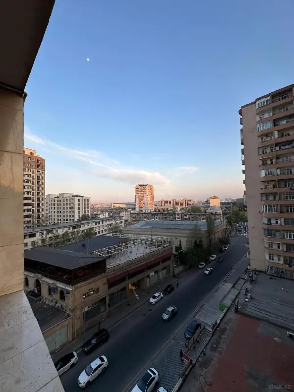 Satılır 3 otaqlı mənzil 155 m²