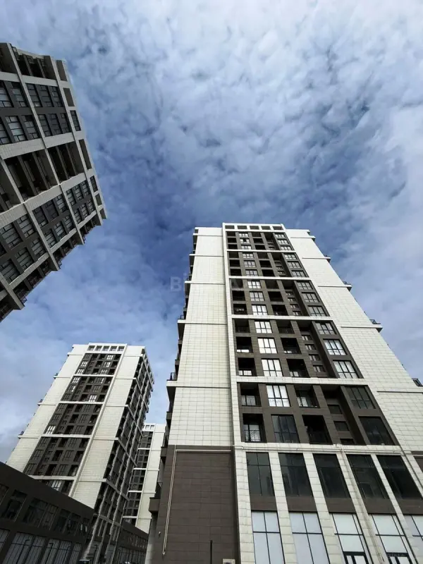 Kirayə verilir 2 otaqlı mənzil 117 m²