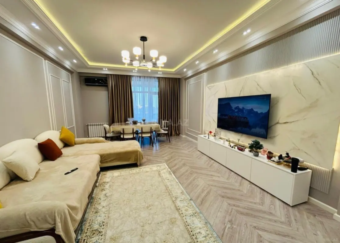 Satılır 3 otaqlı mənzil 122 m²