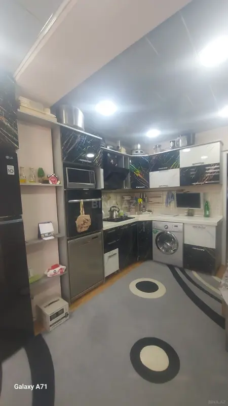 Satılır 5 otaqlı mənzil 125 m²