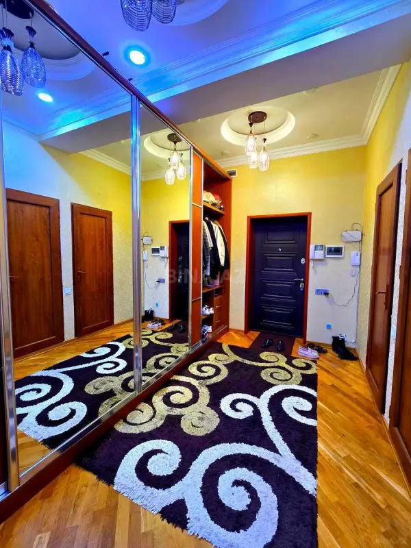 Satılır 3 otaqlı mənzil 82 m²