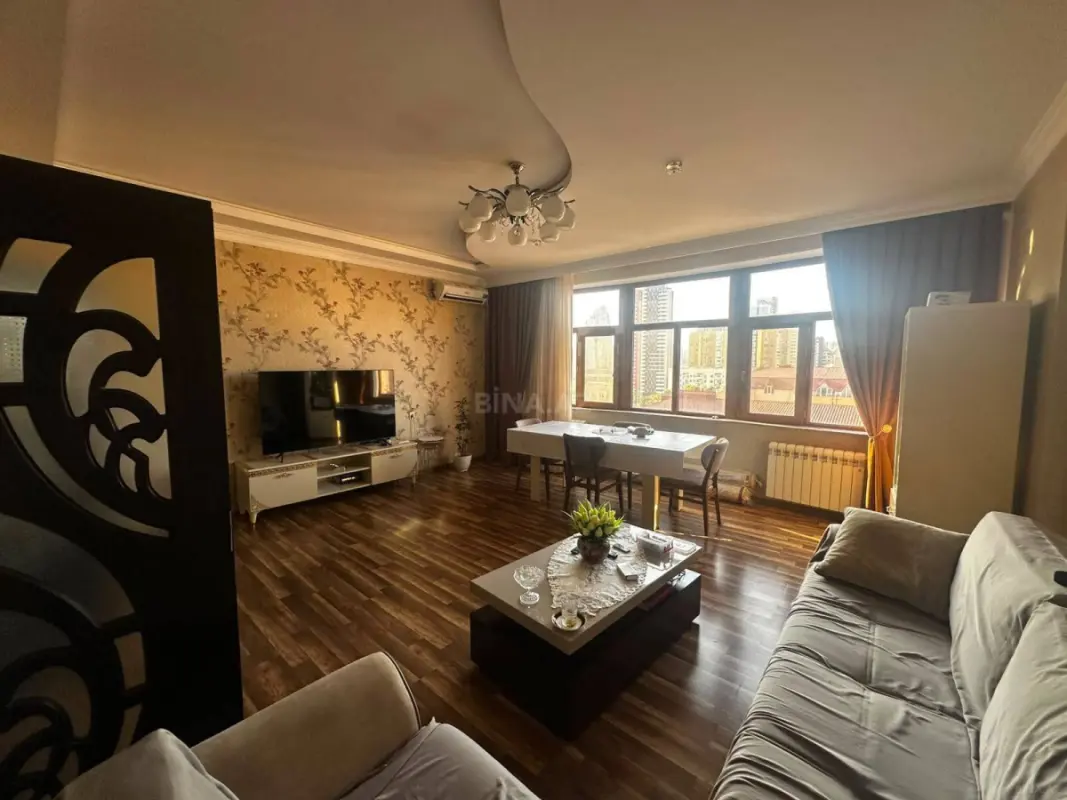 Satılır 3 otaqlı mənzil 137 m²