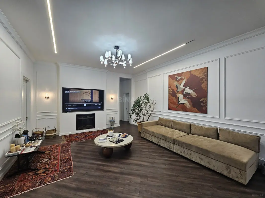 Satılır 3 otaqlı mənzil 190 m²
