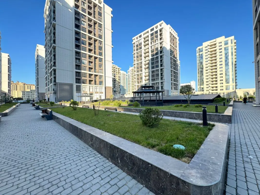 Satılır 2 otaqlı mənzil 72 m²