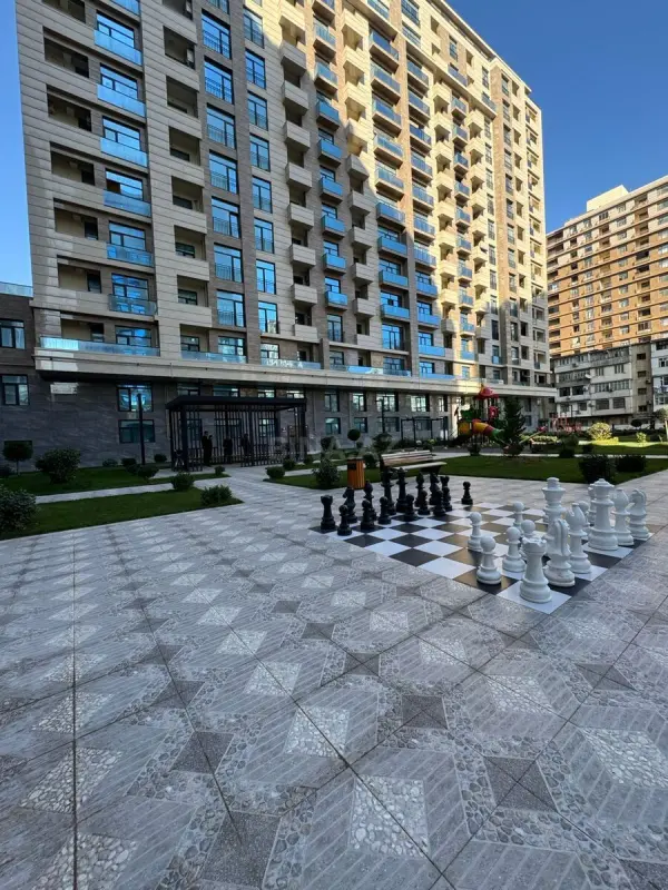 Satılır 5 otaqlı mənzil 267 m²