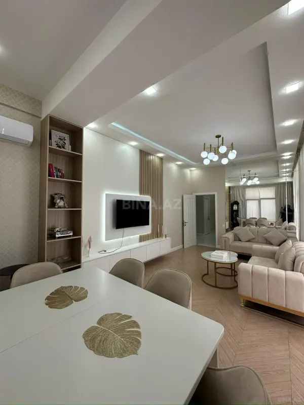 Satılır 4 otaqlı mənzil 130 m²