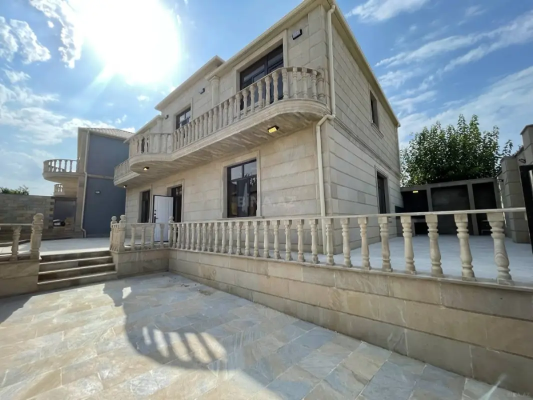 Satılır 6 otaqlı həyət evi 244 m²