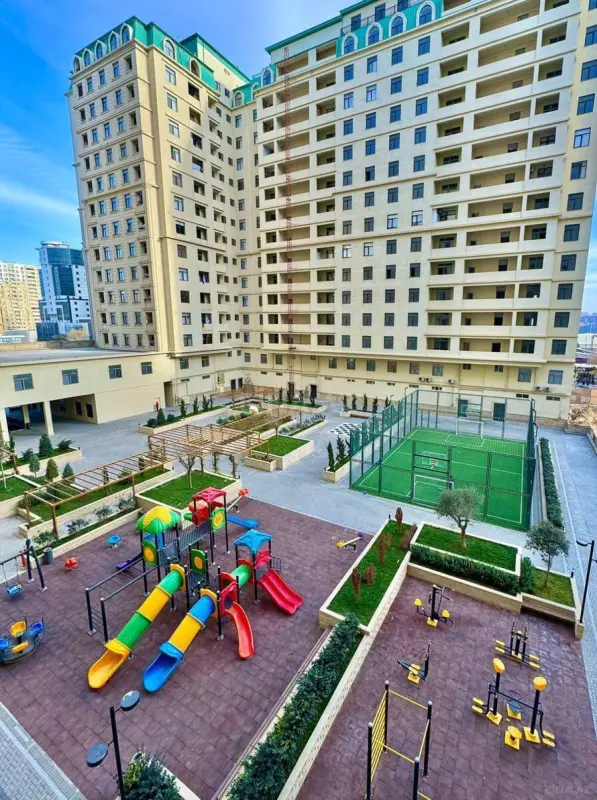 Satılır 3 otaqlı mənzil 145 m²