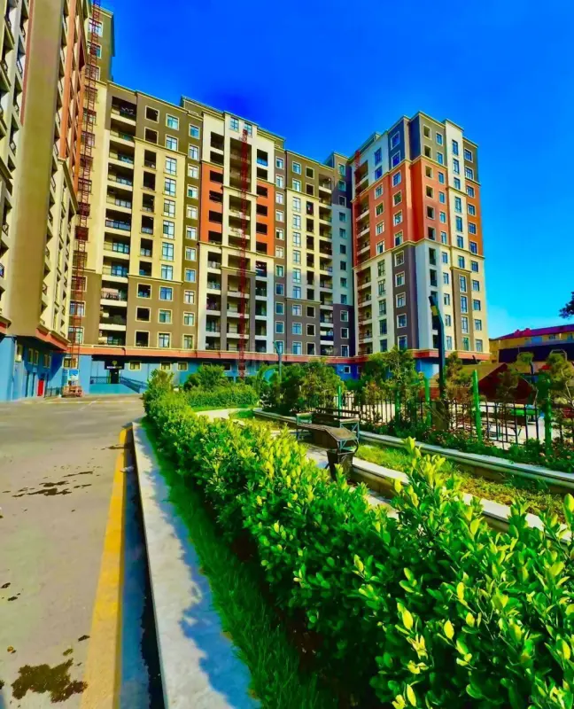 Satılır 1 otaqlı mənzil 63.6 m²
