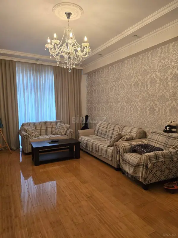 Satılır 3 otaqlı mənzil 110 m²