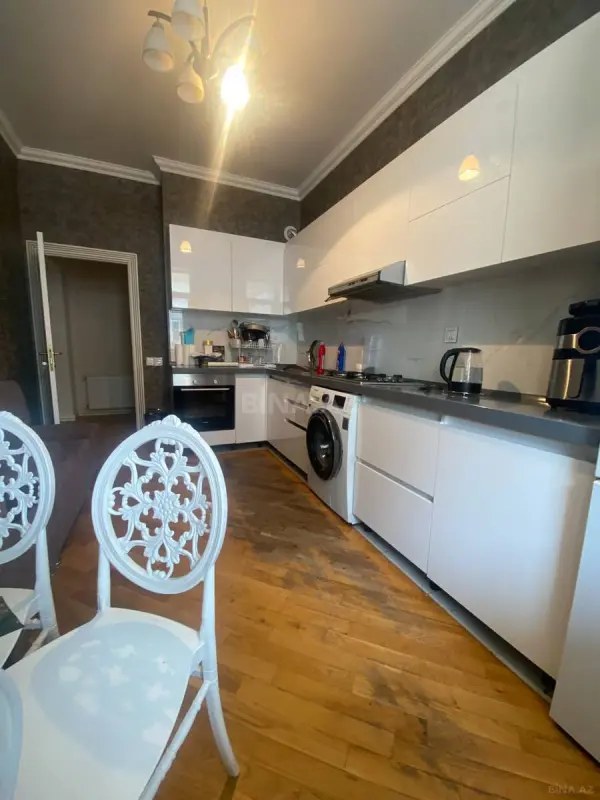 Satılır 3 otaqlı mənzil 117 m²