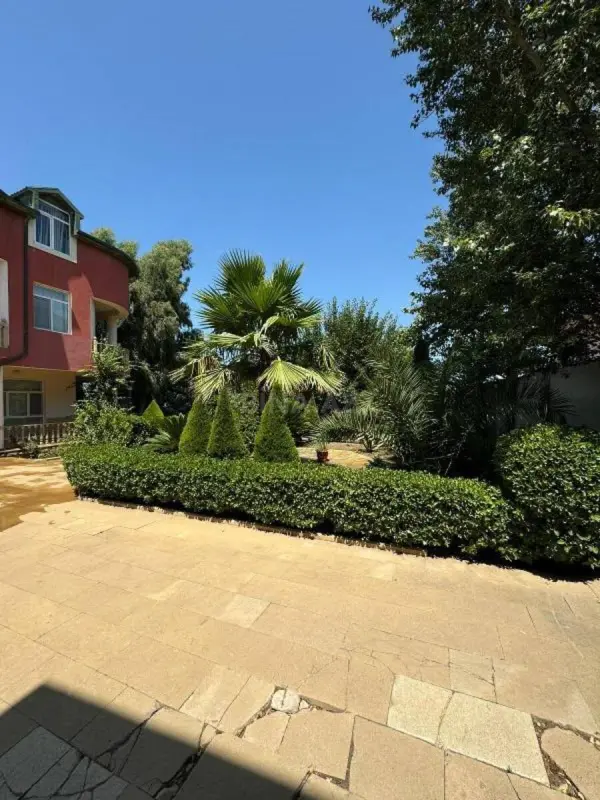 Satılır 6 otaqlı həyət evi 360 m²