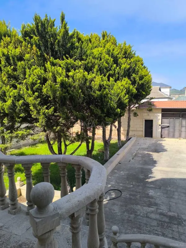 Kirayə verilir 6 otaqlı həyət evi 600 m²
