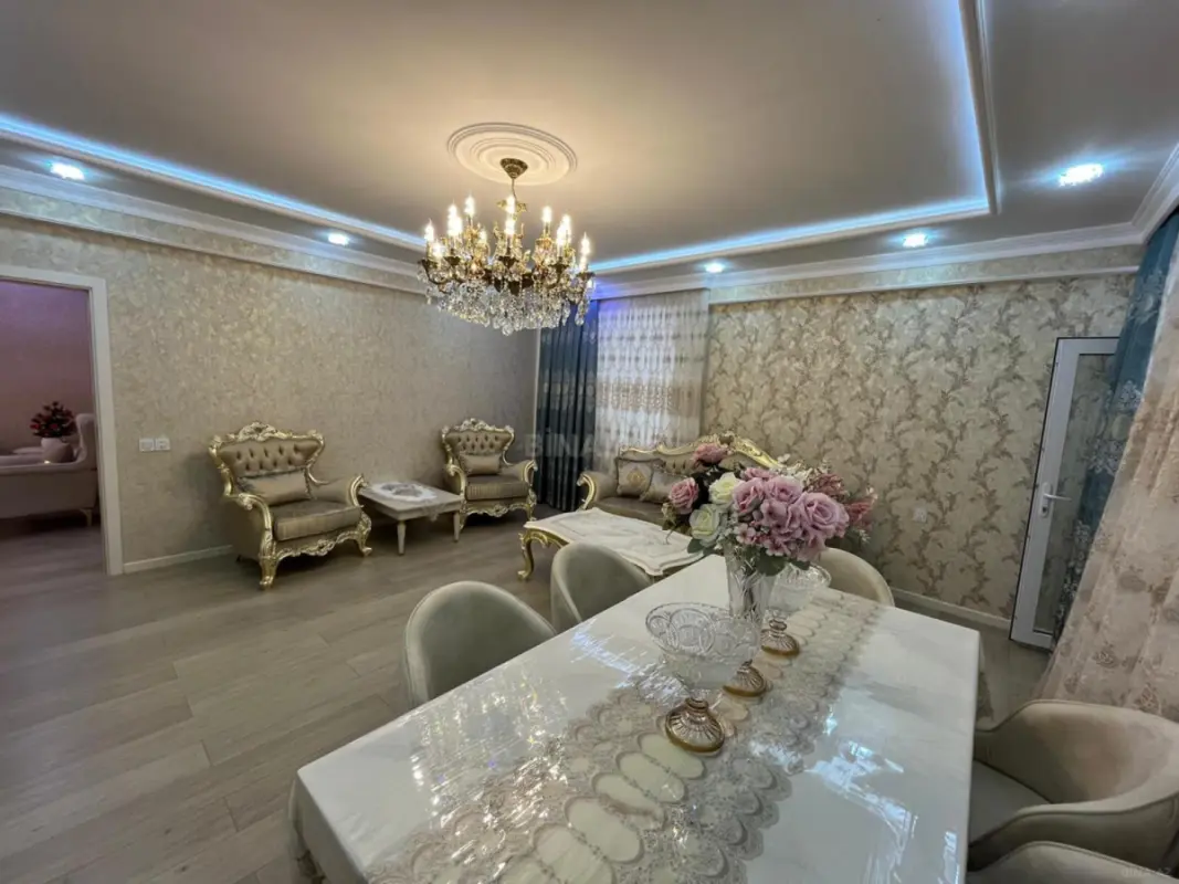Satılır 3 otaqlı mənzil 146 m²