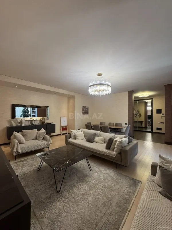 Satılır 3 otaqlı mənzil 150 m²